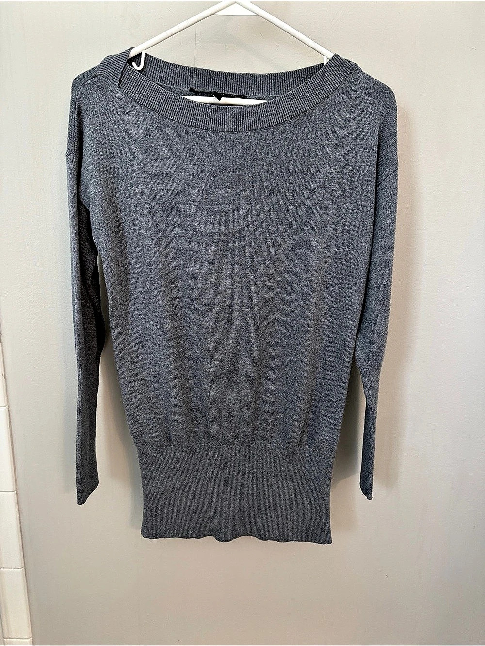 White House Black Market Gray Long Sleeve Sweater Size XS